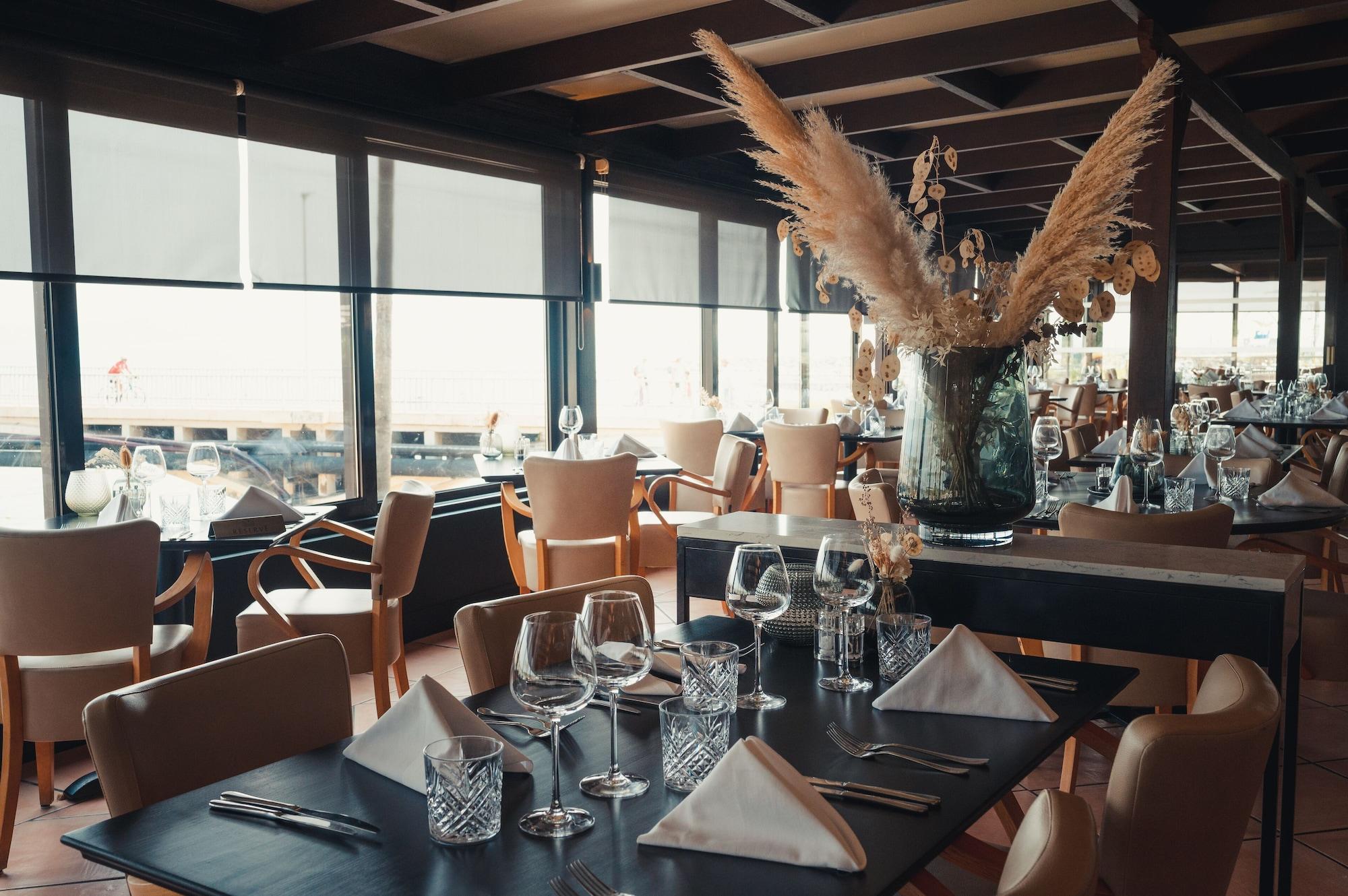 Van Der Valk Hotel Saint-Aygulf Сен-Агулф Екстериор снимка