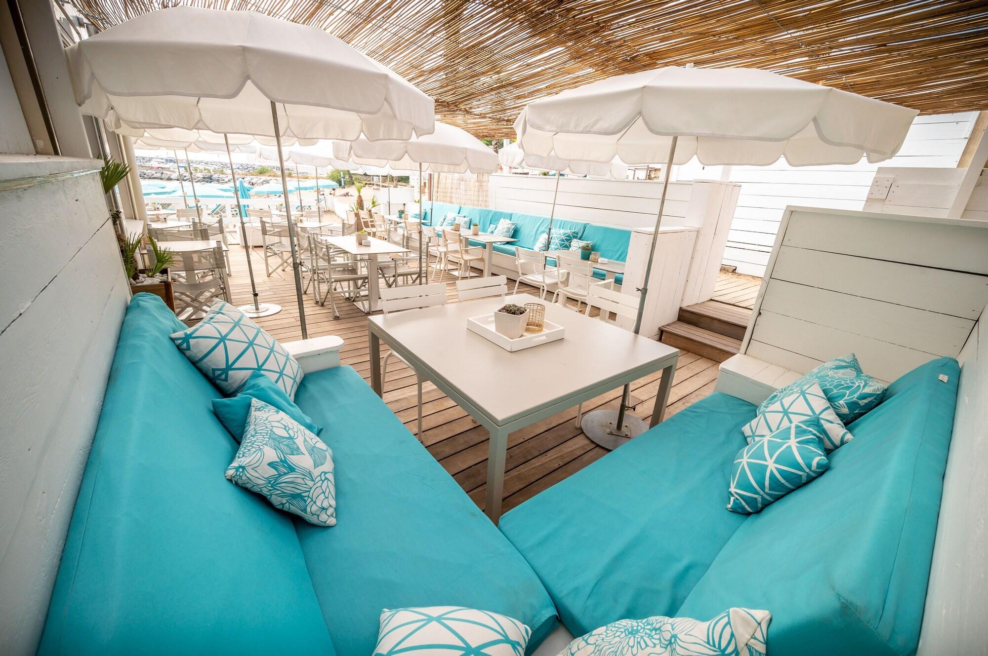 Van Der Valk Hotel Saint-Aygulf Сен-Агулф Екстериор снимка