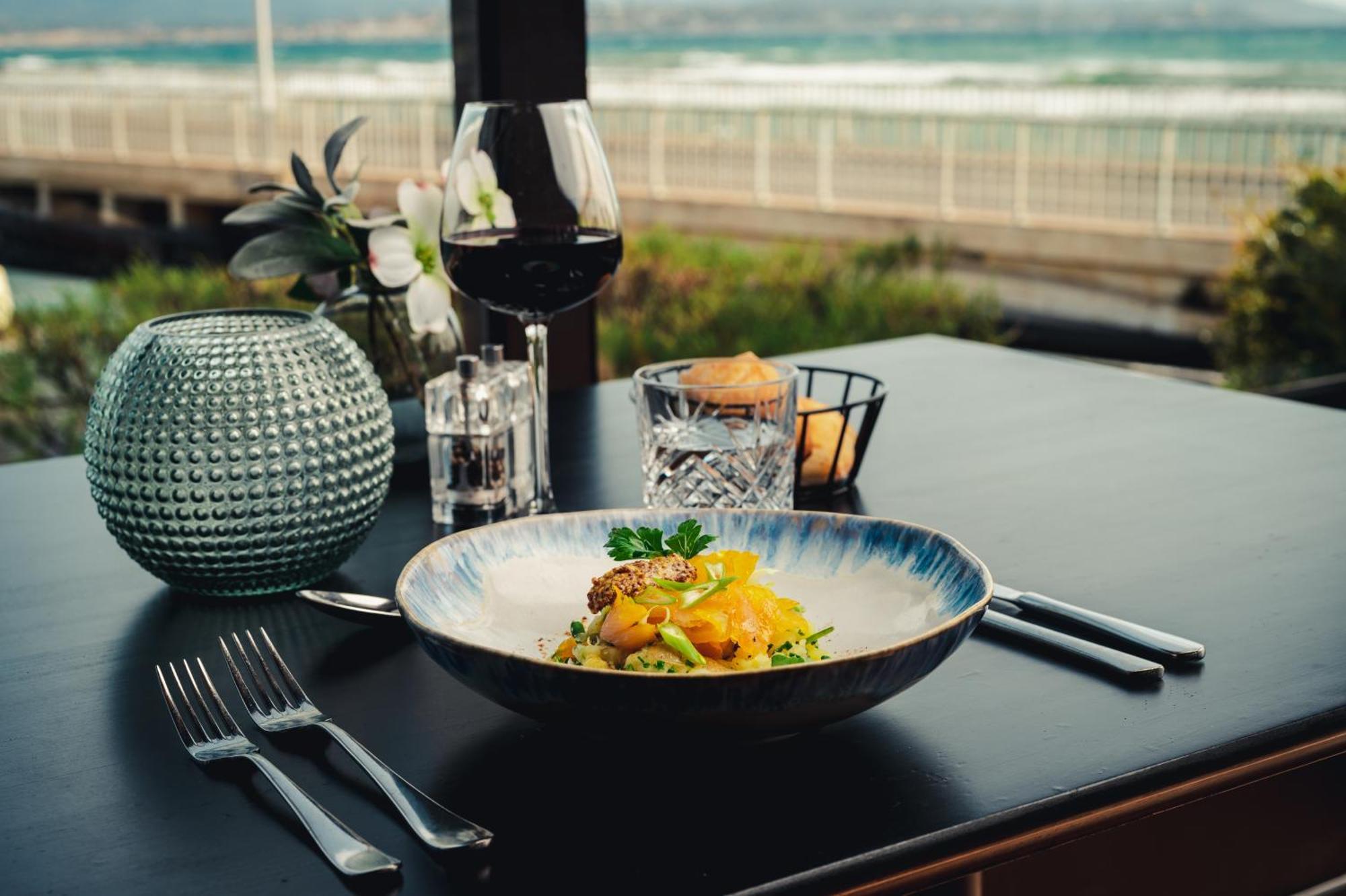 Van Der Valk Hotel Saint-Aygulf Сен-Агулф Екстериор снимка